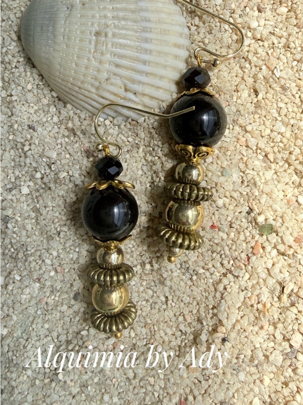 Alquimia Black and Gold Beaded Dangle Earrings